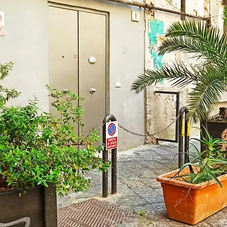 Pop Chiaia Apartmán *