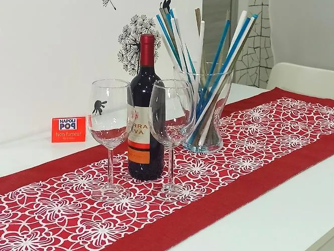 Pop Chiaia Апартаменты *